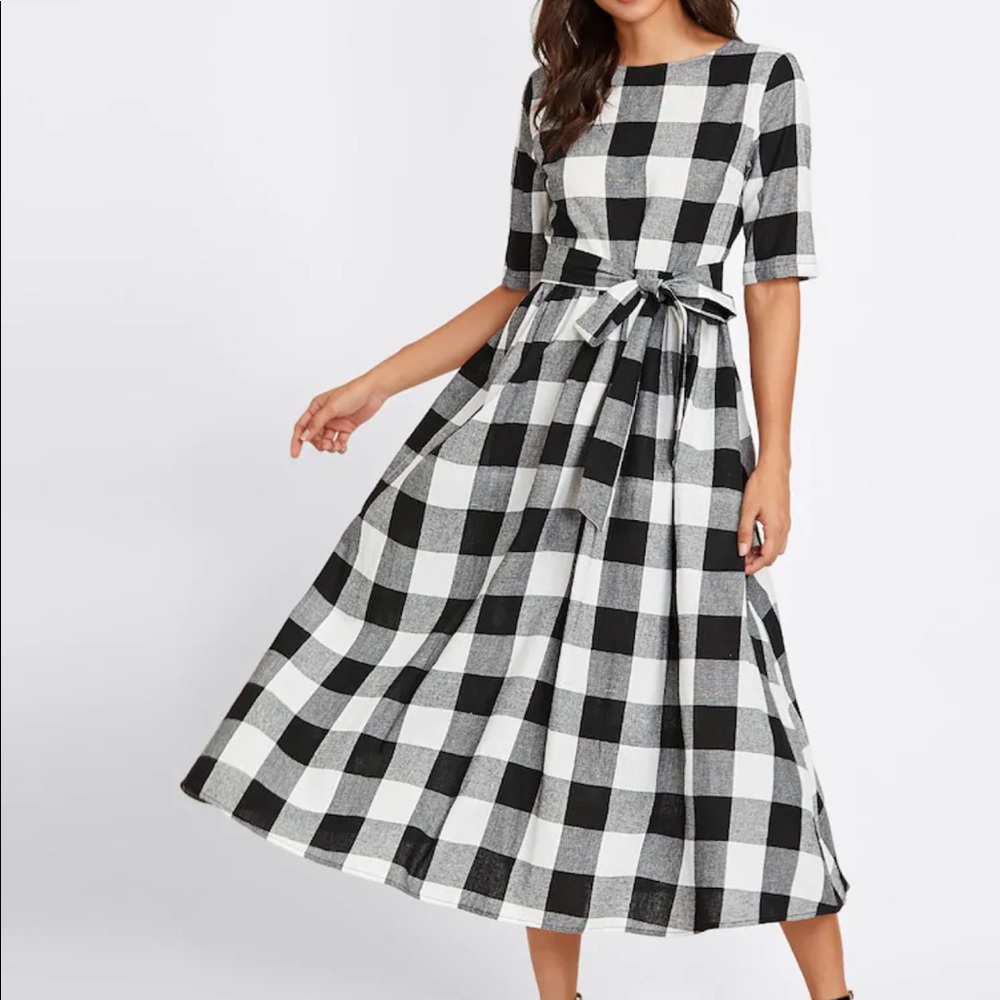 New Gingham Buttoned Keyhole self Tie Dress sz L